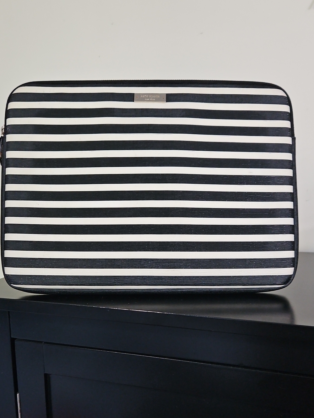 Kate Spade 'Fairmont Square' Monochrome Tech Sleeve, EC